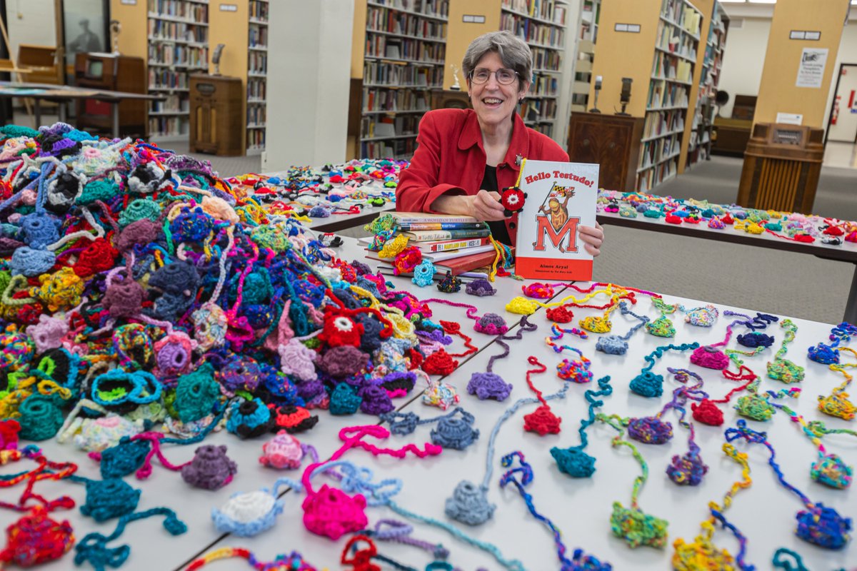 AnneTurkos's tweet photo. Turtle bookmark palooza! 1,856 turtle bookmarks to give away on #marylanddayUMD tomorrow! Got good coverage on #MarylandToday https://t.co/eZuE4DwzaA and #TerrapinTales https://t.co/tC2L0Nx5se https://t.co/rLMmBjjdKP