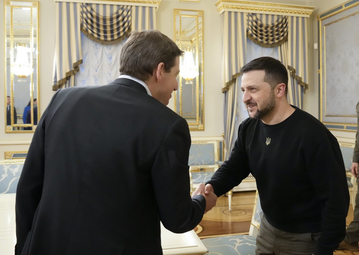 DFCgov's tweet photo. Today, alongside @ZelenskyyUA and co-investors from around the IFI community, CEO Nathan signed DFC’s commitment to Horizon Capital Growth Fund IV to fund high-growth companies in Ukraine. This $25M equity investment is another example of DFC being open for business today in 🇺🇦. https://t.co/2tGQ2Y76PX