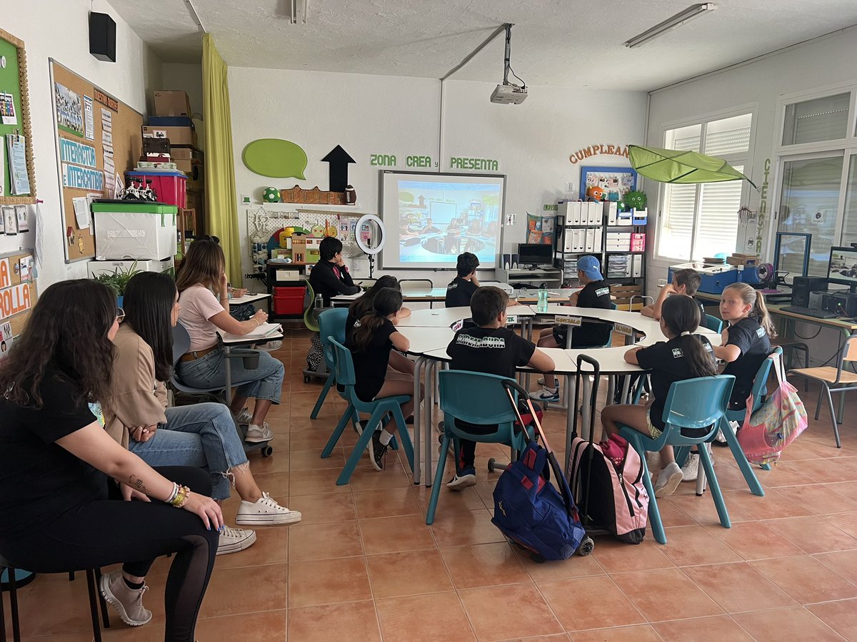 saludtorvis's tweet photo. 2ª jornada con los docentes del #muevete22_23 ¡¡¡SÍ QUE NOS MOVIMOS!!! 🤣🤣🤣Todas las imágenes en https://t.co/ZLqJoKjE9L Aprendiendo tod@s de tod@s ☺️@CulEmprendedora @InnovacionForm @CPRdbv #Adf #InnovaEx22_23 #APS https://t.co/Uw2bP9WD6o