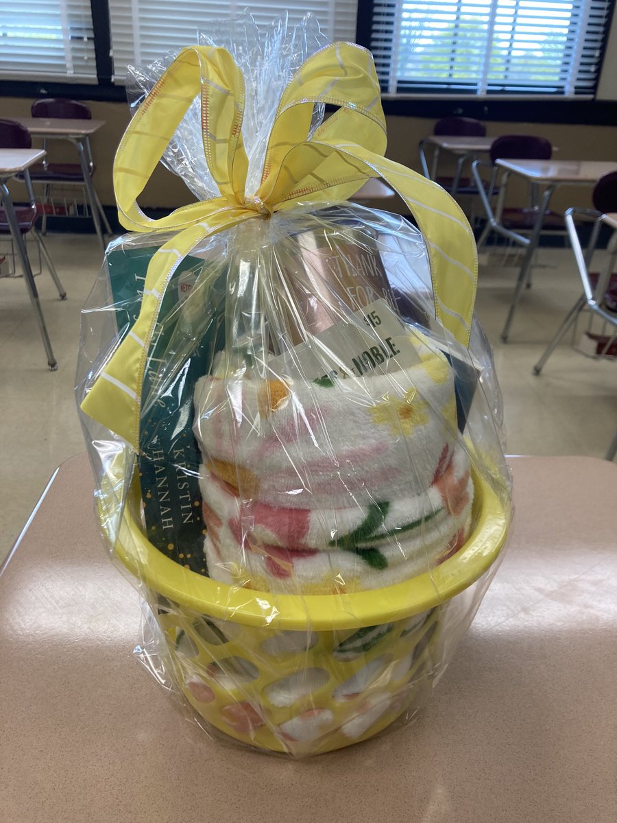 SharonKorzelius's tweet image. My school had Teacher Appreciation this week and I won the reading basket!
#amreading #amwriting #amteaching #WritingCommunity #kidlit