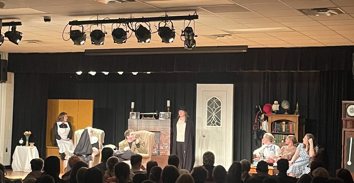 RCSTN_Fine_Arts's tweet photo. Great Night of the Arts last night at Jo Byrns High School.  Amazing things going on in the Cedar Hills/Adams area!  #RobCoArt, #RobCoMusic, #RobCoTheatre, #WeAreRCSTN https://t.co/6XjpEPgmLh