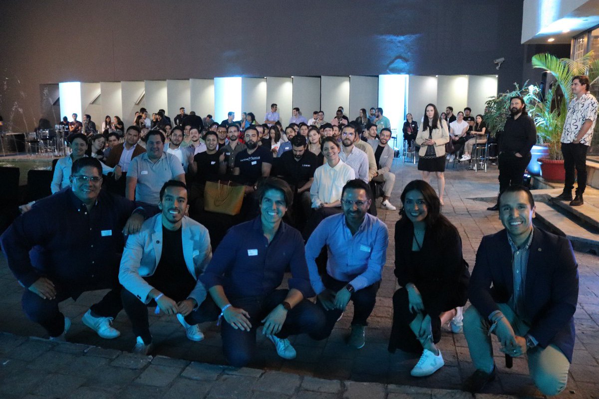 ejccgdl's tweet photo. En el marco de talentland. Este mes realizamos nuestro primer start up meet up, un evento que reunió a más de 40 startups a nivel nacional en la Cámara de comercio. Agradecemos a AWS, Endeavor e Inbest por hacer esto posible. Los esperamos en el próximo. https://t.co/zsKZ86djcu