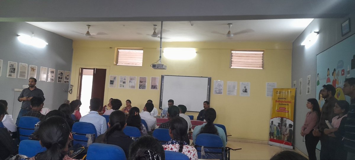 pragati_44's tweet photo. One Day Workshop for Gender Equality।💡
#BehaviourClub #durg
#Sbcwork
@UNICEFIndia @UNICEFC4D https://t.co/ntl82GxDgD