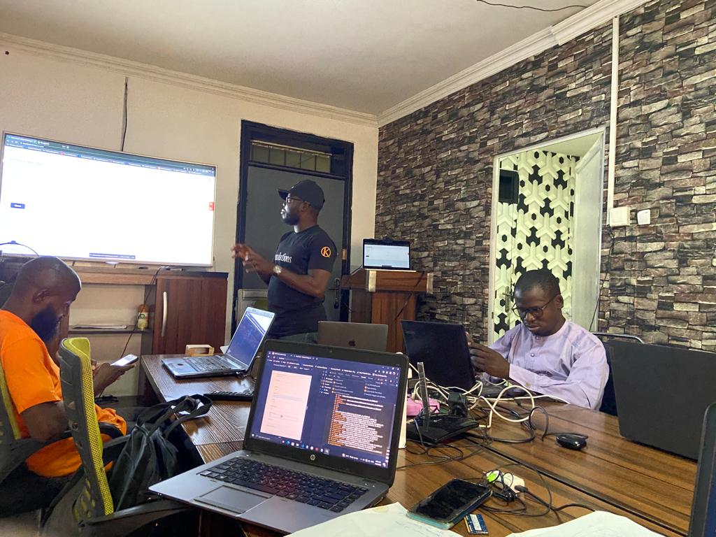 ksolutionsng's tweet photo. It's an atmosphere of fun and team bonding today at @ksolutionsng as our team members engaged in  activities to relax our minds

The atmosphere was set by our founder @kenny_ib who reviewed our just concluded project and expressed his happiness in the performance of the team

1/2 https://t.co/ve0sohLdMl