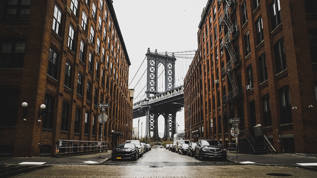 okenjeet's tweet photo. Manhattan through Dumbo https://t.co/xQaLK34Ymf