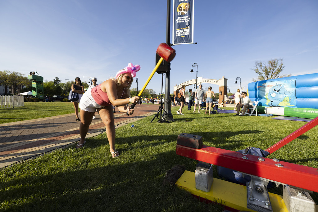 GradCollege_KSU's tweet photo. The Class of 2023 is invited to the Flashes Forever Fest on 5/10 from 4-7 pm. The event is located near the Lester A. Lefton Esplande by the CAED. KSU will be recognizing your accomplishments and welcoming you to the alumni family by throwing a spectacular celebration. https://t.co/KIqR1o5xvi