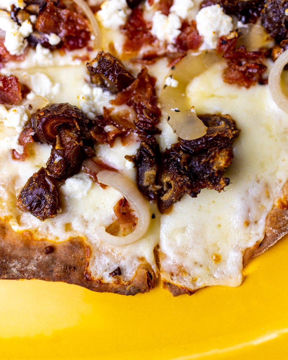 Mason_Houser's tweet photo. “It’s only during days that end with “y” that I eat pizza.”
-Honey, Goat and Bacon
Obed and Isaac's Microbrewery &amp; Eatery
#flatbread #foodie #food #foodporn #pizza #homemade #foodphotography #bread #foodstagram #instafood #vegan #delicious #dinner #yummy #foodblogger #healthyfood https://t.co/Qt6YS1j5wR