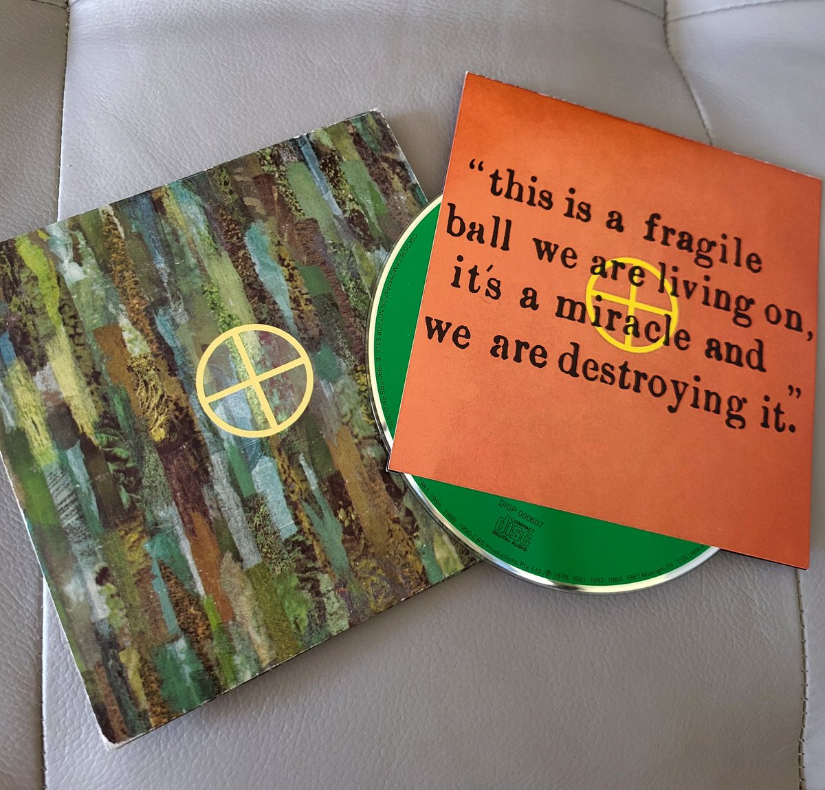 OtterRockMusic's tweet photo. Joy arrived at my door step today...
#MIDNIGHTOIL - Green CD, a promotional album released in 1990 under CBS Records... 1 track from all previous studio releases, plus a couple of unreleased live songs.
#POWDERWORKERS
WHO'S GONNA SAVE ME? https://t.co/zQVRXTldHE