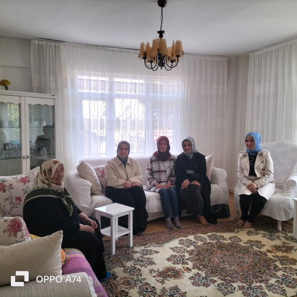 Hcr_Atmaca's tweet photo. 📍Sarıyer
Kutlu zafere günler kala hanelere misafir olmaya devam ediyoruz. 

@rbklndr https://t.co/Z7SXCdhZD3