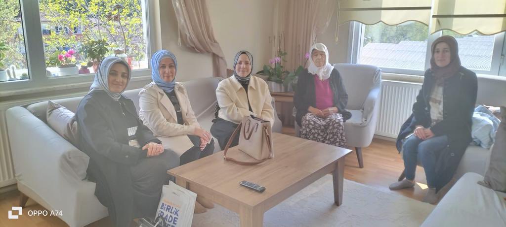 Hcr_Atmaca's tweet photo. 📍Sarıyer
Kutlu zafere günler kala hanelere misafir olmaya devam ediyoruz. 

@rbklndr https://t.co/Z7SXCdhZD3