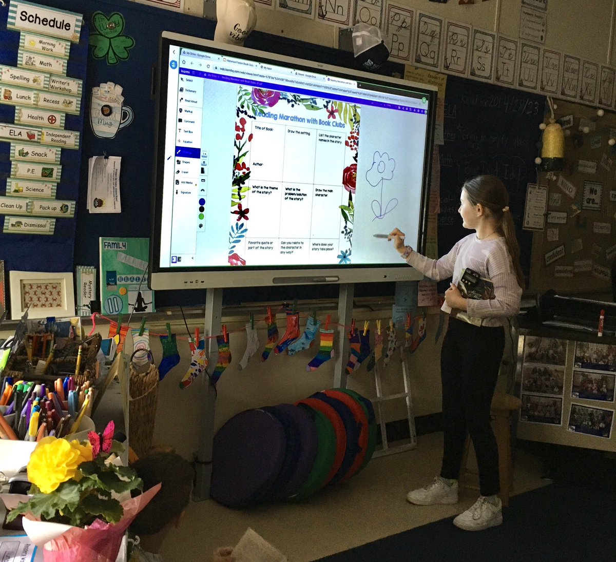 MrsNewhamBPE's tweet photo. Kyan, Juliana and Brae were teacher helpers this week, teacher trio! #cute #teachers #teacherhelper #miniteachers @BPESchool #BPEschool #teacherstudent #kidsincontrol #whenkidslead 📝😄
📸: Phantom Photographer- Elizabeth https://t.co/Hsr2zcq5k5
