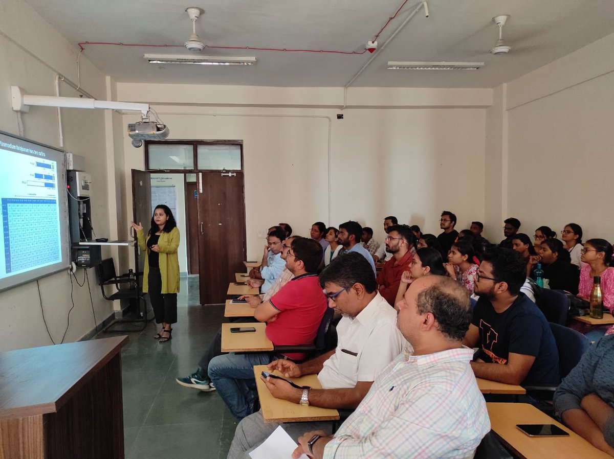 Zebra_Cullin's tweet image. A bright and satisfactory day at @CUSBofficial my alma mater! Had so much fun discussing science and career paths with young minds at alumni talk and interactive session. #feelingrevived 
@jawaidahsan6 you are a great mentor! Keep inspiring students.