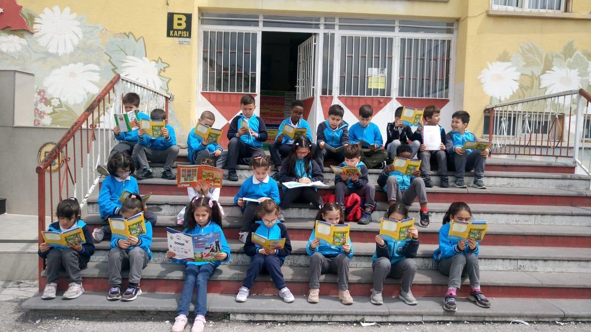 ÇEDES Projesi etkinliklerimizden açık  havada kitap okuyoruz #cedesturkiye