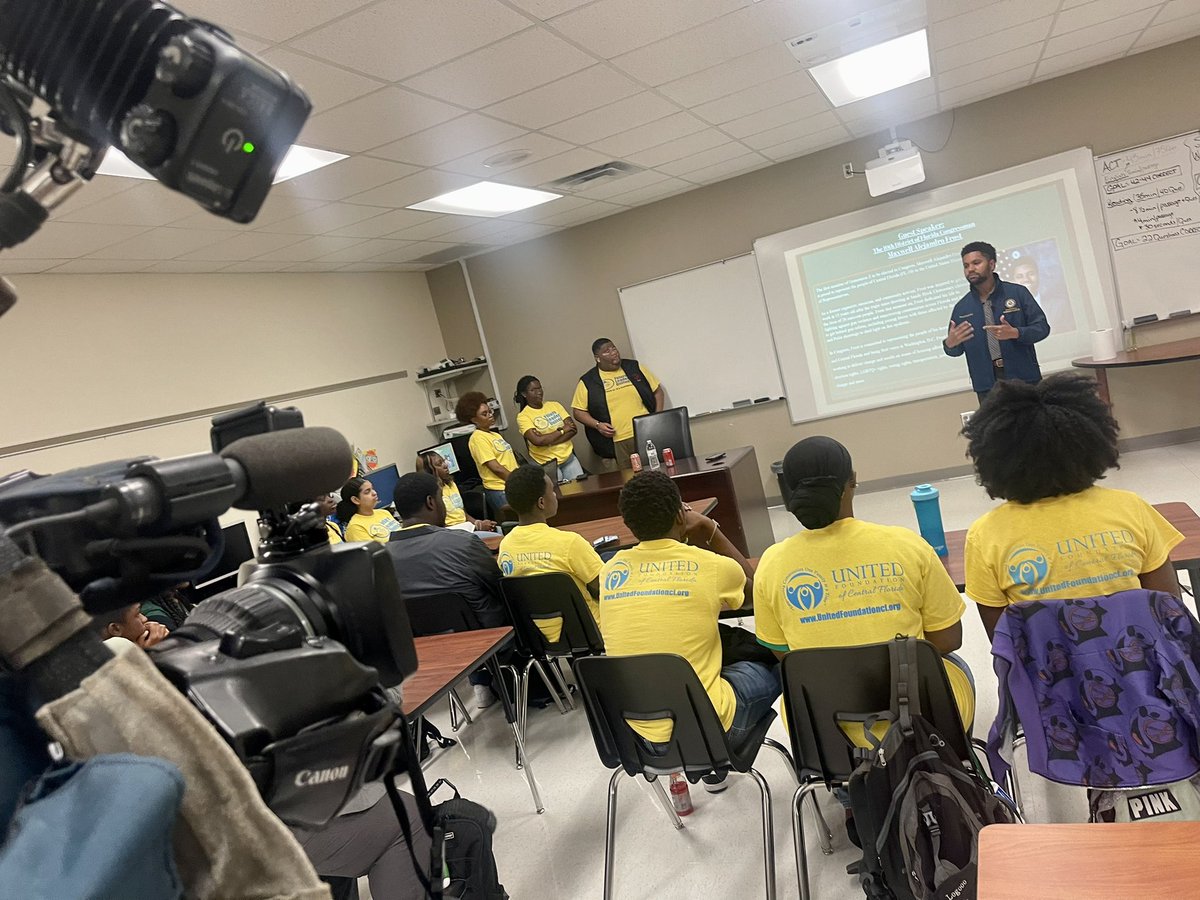 SAVING OUR STREETS:  story on <a href="/UFCF_Inc/">United Foundation of Central Florida, Inc.</a> coming up! 
We visited a mentoring session this week and found <a href="/MaxwellFrostFL/">Maxwell Alejandro Frost</a> &amp; <a href="/MoniqueHWorrell/">Monique H. Worrell</a> speaking to Evans HS students about staying safe &amp; dreaming big. 
Help is needed to keep groups like this going. 💪
An #SOS on <a href="/WESH/">WESH 2 News</a> at 4! 📺