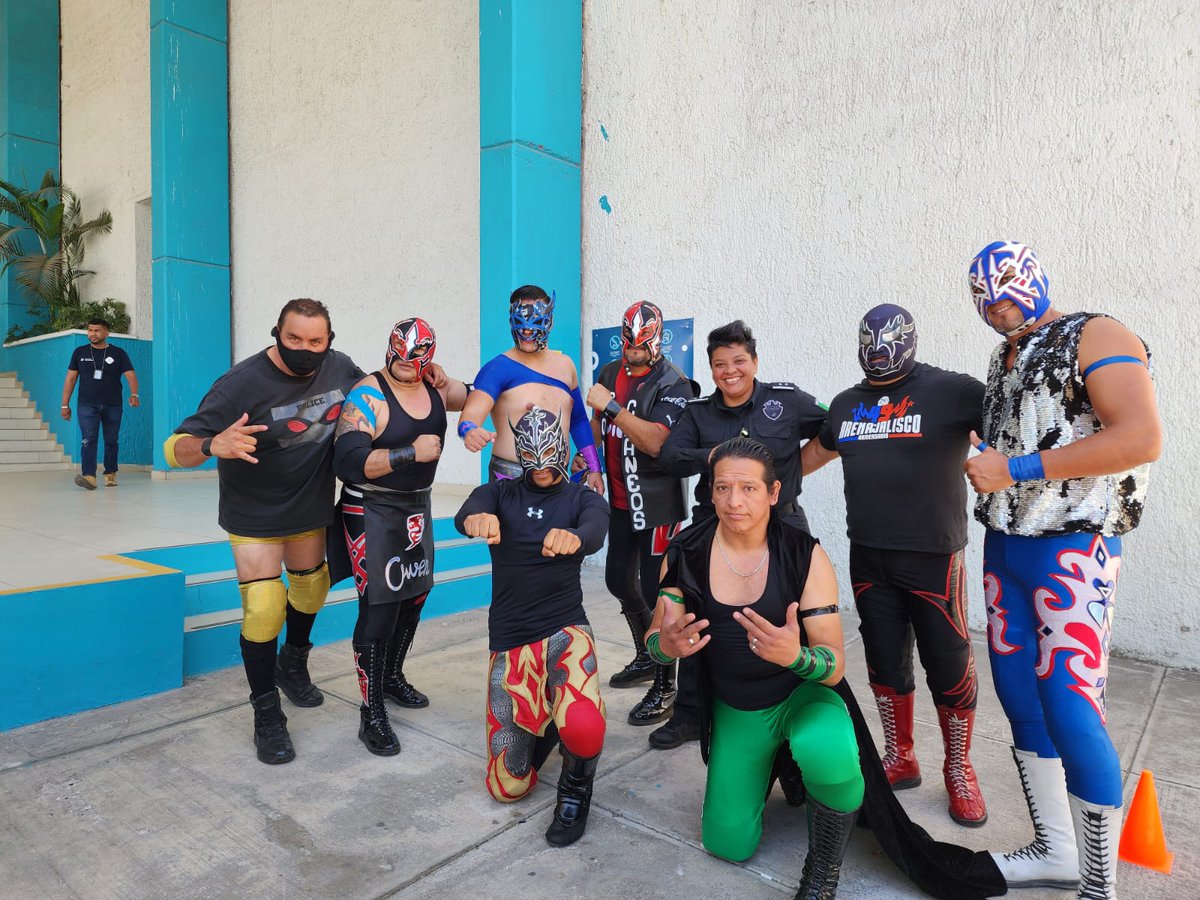 MtraVioleta's tweet photo. tuvimos actividades, regalos y hasta lucha libre, este fin de semana es para celebrarlos mucho.
#DiaDelNinoYLaNina https://t.co/E88k36sNWg