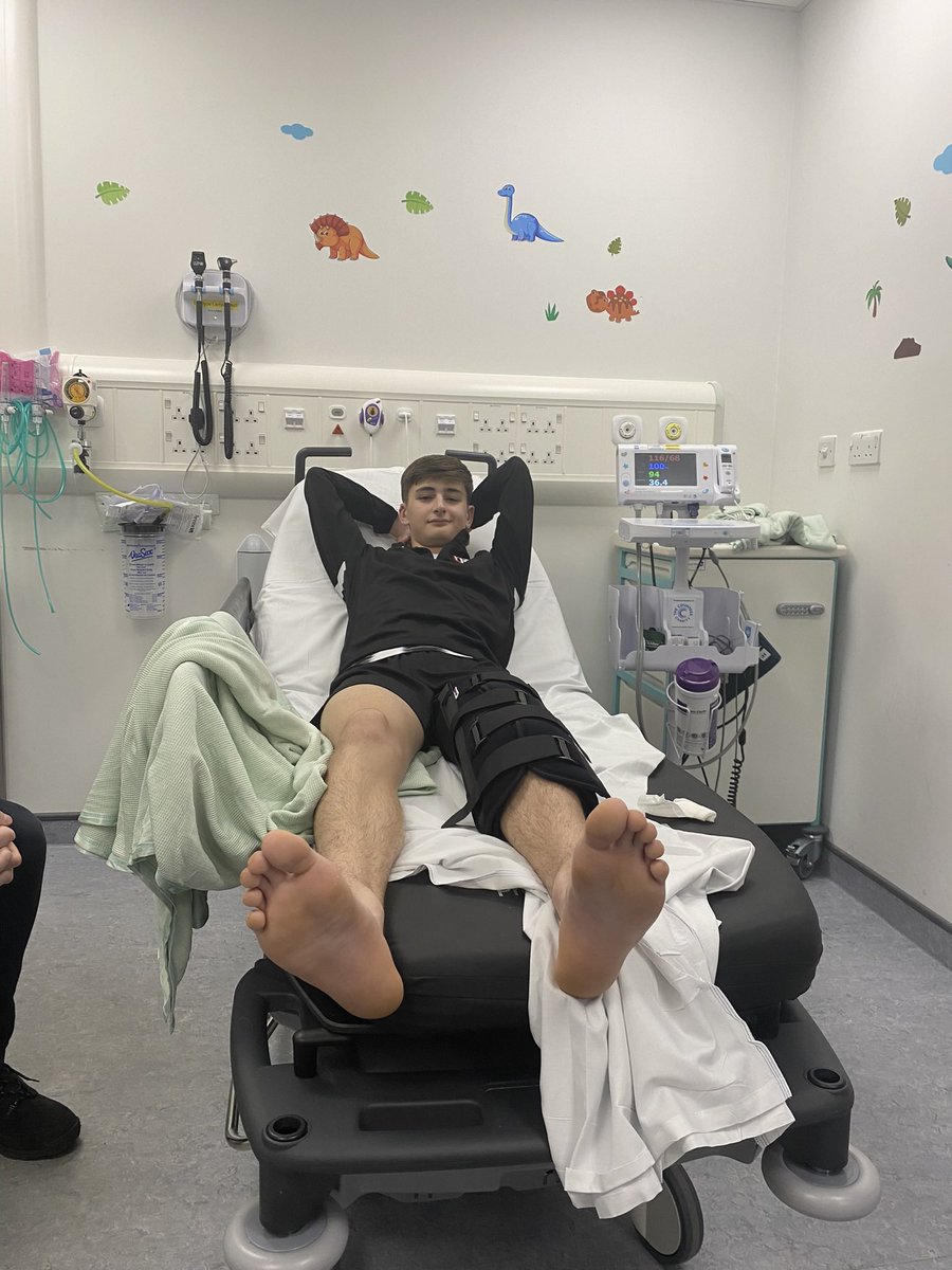 science_pe's tweet photo. @VancityReynolds @RMcElhenney @Wrexham_AFC @PMullin7 any chance of a ‘get well soon’ message for massive Wxm fan Tom Done who broke his leg playing football on Sunday? He’s gutted he can’t go to the parade because he’s had surgery to screw it back together! 🫣🥴🏴󠁧󠁢󠁷󠁬󠁳󠁿 https://t.co/SkiaxFBNpl