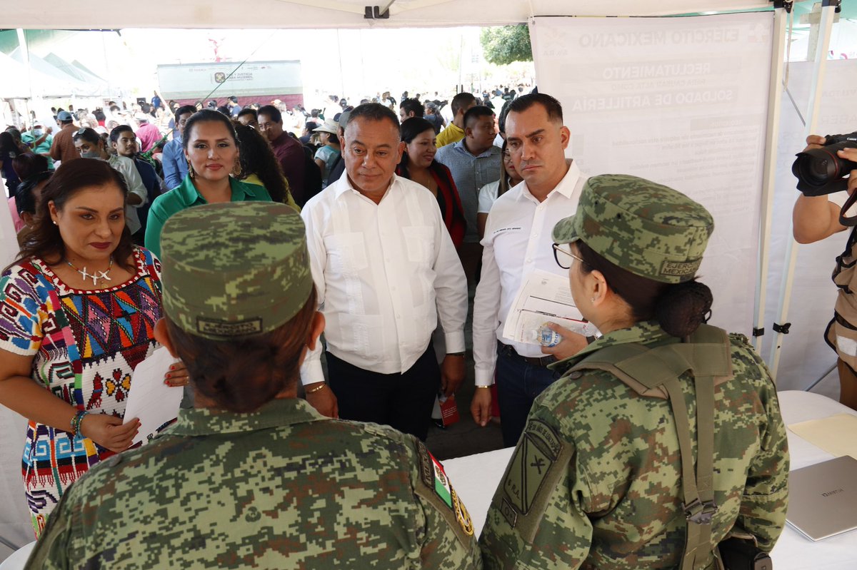 EricOrtizH's tweet photo. Nuestro compromiso es con las niñas y las mujeres, por eso fortalecemos los lazos con las instituciones estatales y federales para que tengan acceso a la justicia y un entorno de paz que les permita vivir libres de violencia y empoderadas. 
#JornadaDePazYJusticiaParaLasMujeres https://t.co/7dkdRqcUzi