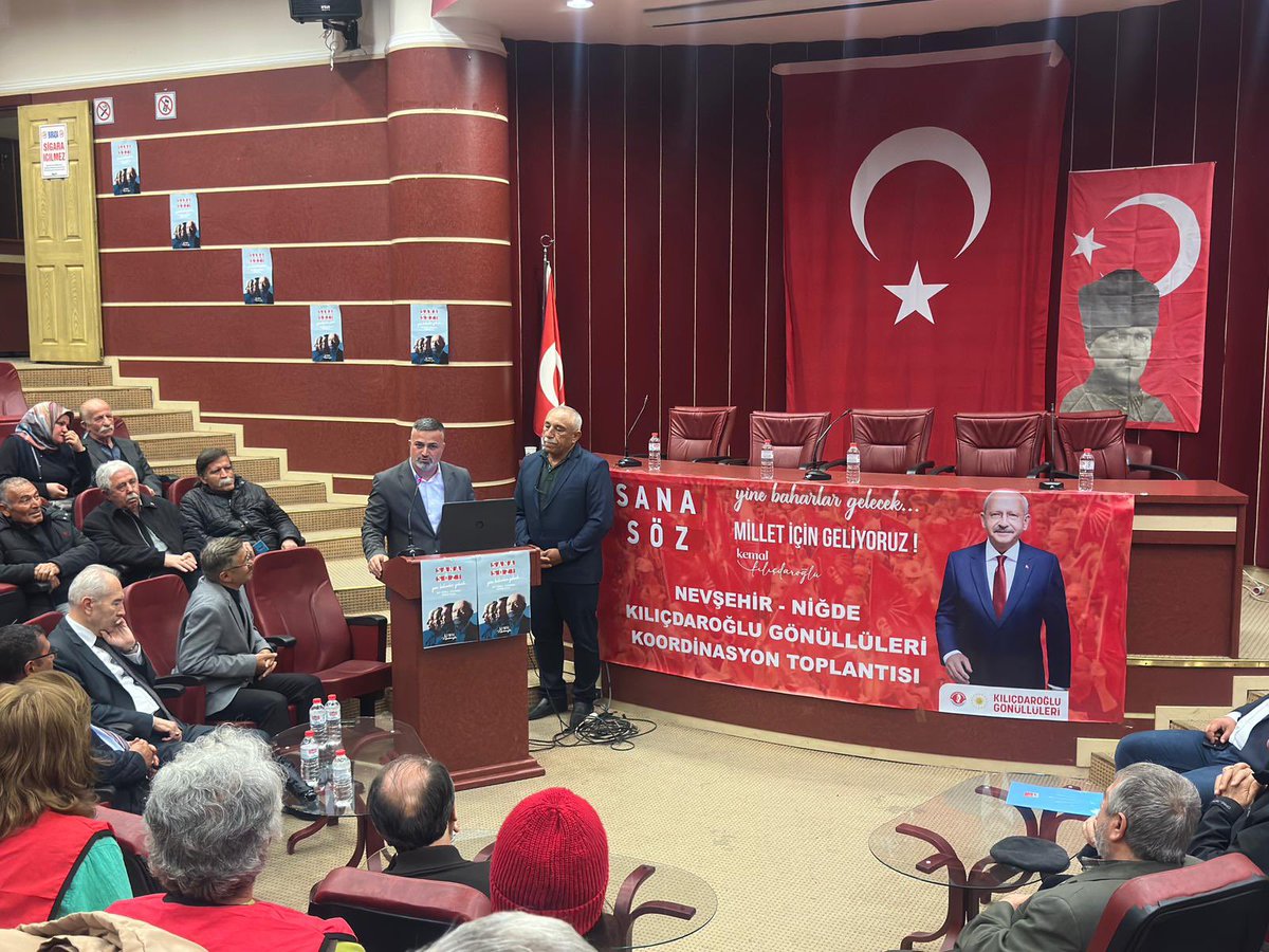 Niğde Kılıçdaroğlu gönüllüleri olarak Nevşehir de düzenlenen toplantıya katılım sağladı. Sayın Kılıçdaroğlu Türkiye Cumhuriyeti 13.Cumhurbaşkanı yapmaya hazırız..
#hayditürkiye
@kkgonullu @drrecepcengiz @AhmetNazifCHP