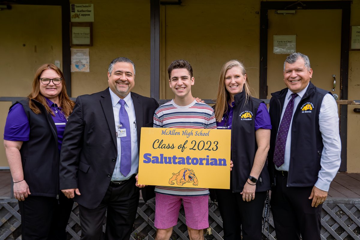 McAllenISD's tweet photo. McHi Valedictorian, Alberto Villarreal-Canales and Salutatorian, Jake Fallek π
Join us in congratulating our top 2 Bulldogs!
#McAllenISD #DistrictOfChampions #GreatnessStartsHere #McHi #Valedictorian #Salutatorian https://t.co/TGJQz9Qj7H