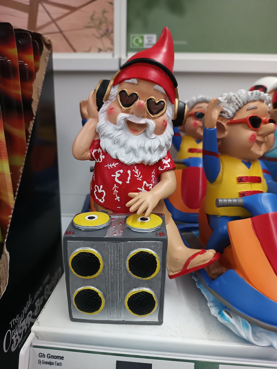 ItsBBP's tweet photo. So I found a @DJRedders garden gnome... https://t.co/vrXJ8d11Bg