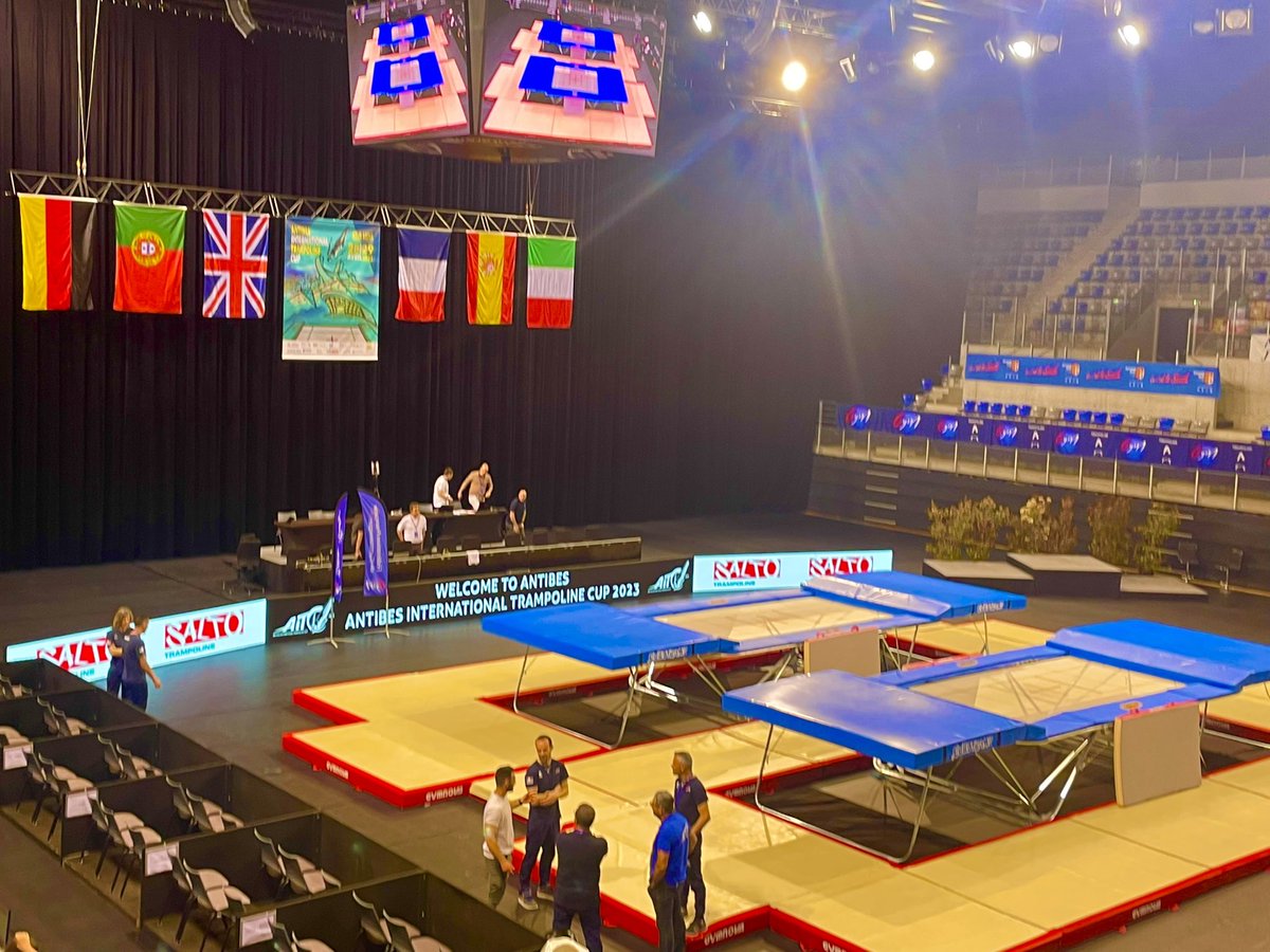 MarikaRoman's tweet photo. A lâ#Azurarena pour lâ Antibes international Trampoline Cup đ50 participants, 6 nations, un beau spectacle pour les grands et les petits đcâest jusquâĂ demain aprĂšs-midi #Paris2024 #SportAntibes https://t.co/1P2r9otVUu
