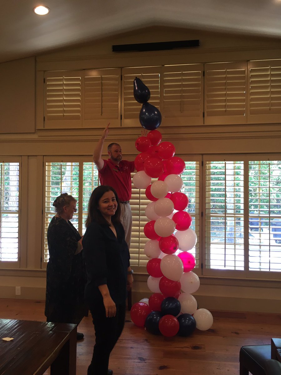 Balloon towers to celebrate the end of the year! Pro tip: make sure you have an #engineer on your team - we had 3! <a href="/UofSouthAlabama/">University of South Alabama</a> <a href="/usasye_donnie/">Donnie @ USA SYE</a>