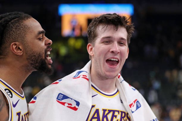 TheDunkCentral's tweet photo. “In the NBA you see a white guy, he’s usually the shooter and he usually can’t guard anybody. Or he’s tough and can’t do anything else.” 

- D’Angelo Russell on Austin Reaves proving stereotypes wrong 

(Via ESPN) https://t.co/eydtpQaxIY