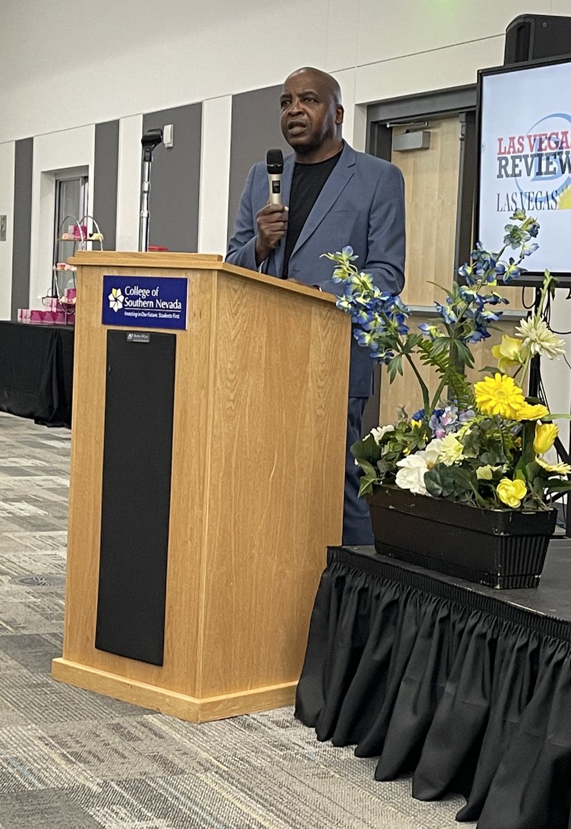 erickaaviles's tweet photo. Special words from @SNHDinfo @TuSNHD about his seven years living in Las Vegas and the power of our community.
Expresses his thanks to @csn @lvlcc and @ClarkCountySch and community partners for supporting through the pandemic. #SNHD #arminarm https://t.co/kX693OpFmP