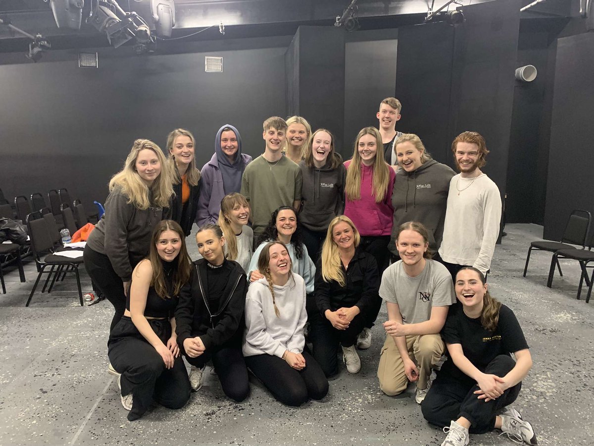 ppaactors23's tweet photo. fabulous workshop with @RachaelWooding - standing at the sky’s edge. thank you for sharing your expertise and passion! @PPAcademyUK https://t.co/BynaffbXMZ