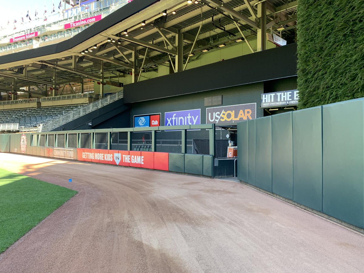 fieldwallpads's tweet photo. The freshly installed wall pads at Target Field look amazing! Features an unprecedented 5" of foam padding!  @OfficialBuck103 #MNTwins https://t.co/xM1ltmX6zZ