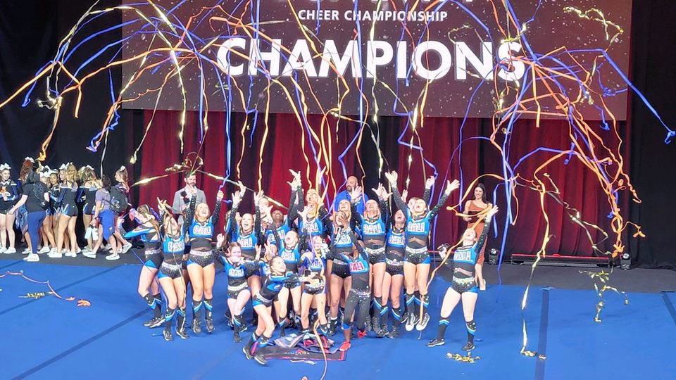 makennaaking's tweet photo. IM A SUMMIT CHAMP #versace2023 https://t.co/YBhJo5ajsL