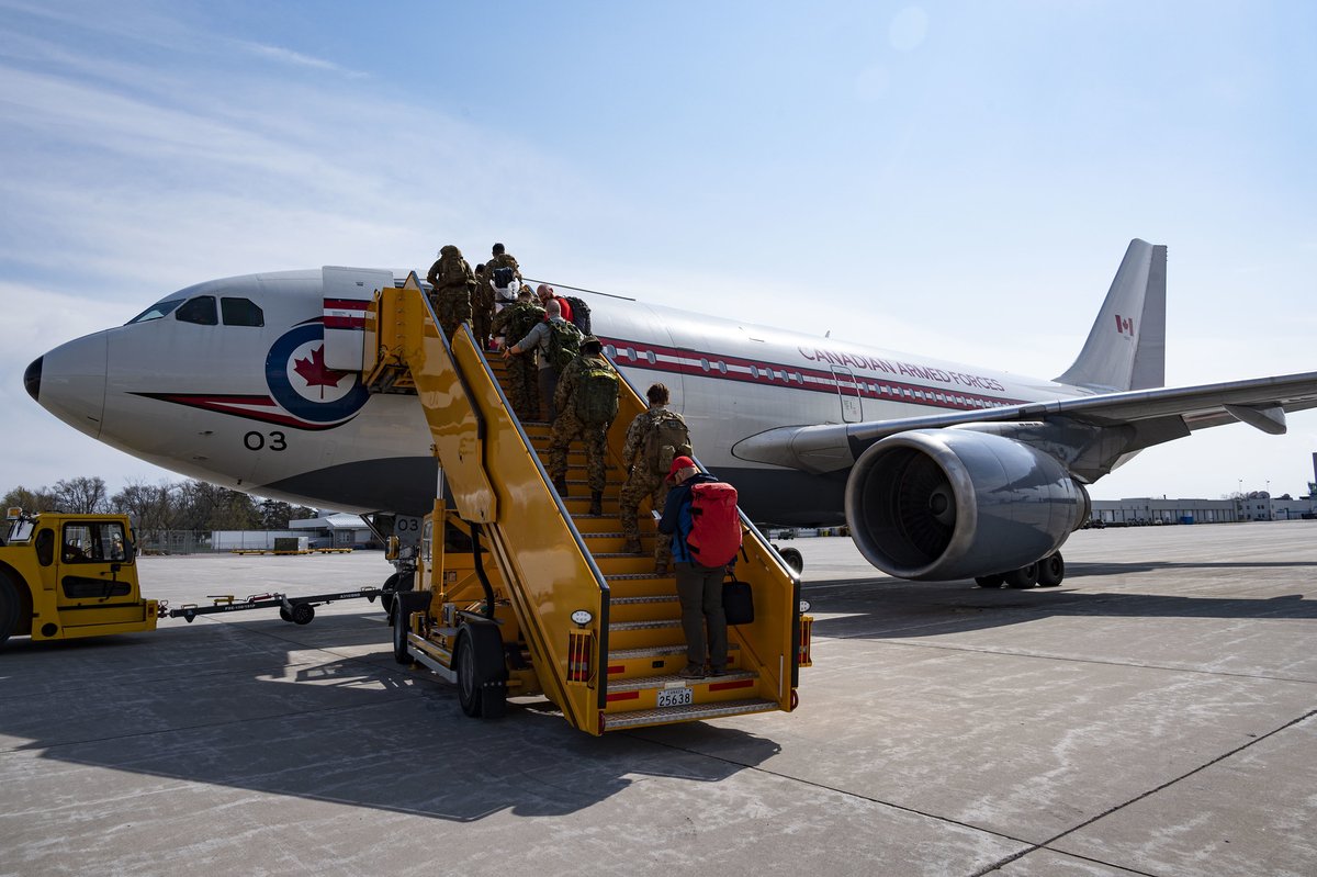 Armeecanadienne's tweet photo. Nos militaires sont au Soudan dans le cadre de l’Op SAVANNE pour aider les Canadiens à fuir la violence et l’instabilité.   

Engagés à aider les Canadiens au pays et à l’étranger quand on fait appel à nous.   #FortsFiersPrêts https://t.co/Phxrkx0juE