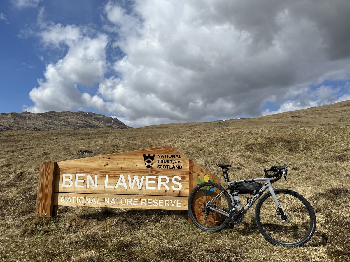 euanscotus's tweet photo. Challenge 282 - Ben Lawers 68/282.  https://t.co/mhmEybOSwg https://t.co/WeqNZ6X1Kk