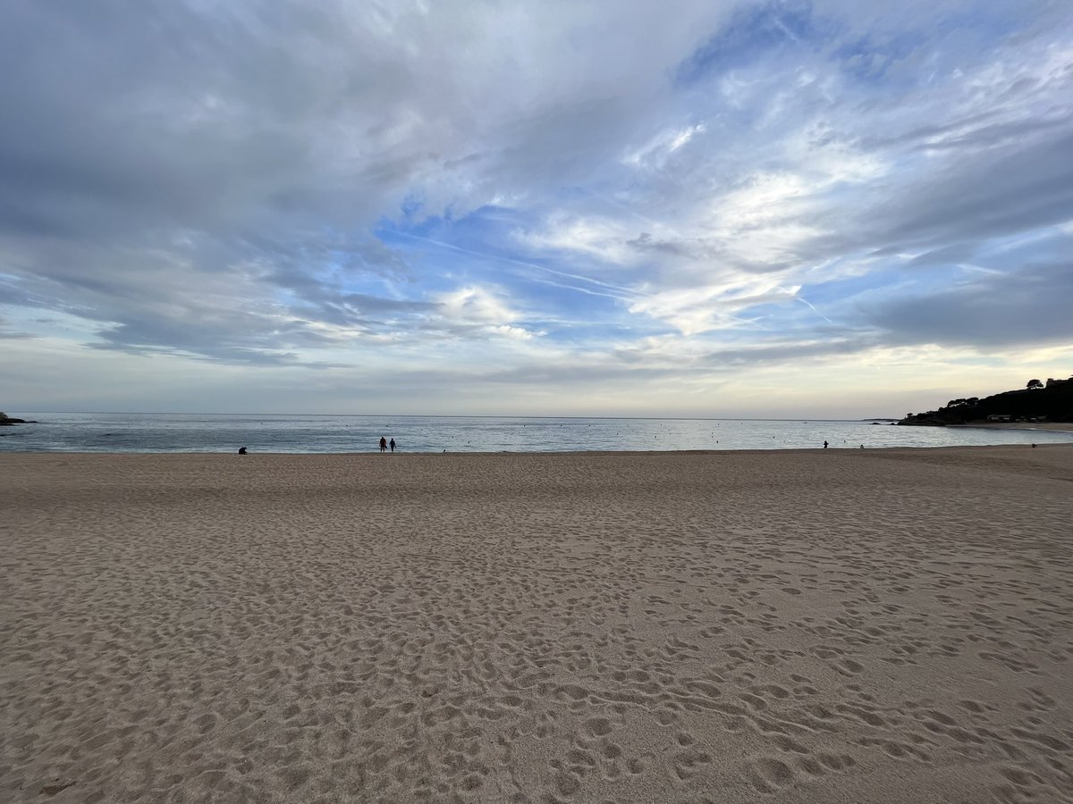 kelly_dwight's tweet photo. Lloret de Mar #Beautiful 💚🇪🇸 https://t.co/ABacgsCFak