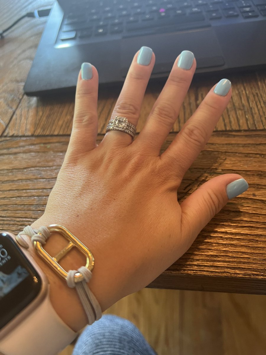 y0_mich's tweet image. Two questions, do we like this color? And can I wear a light blue dress with this polish? Or should I go white nails/toes #AskTwitter