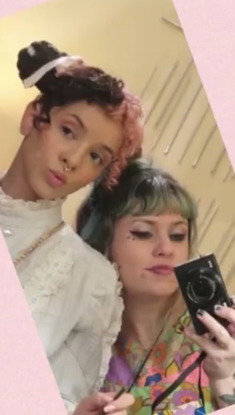 melaniessource_'s tweet photo. 𓆸 • Birthday wishes to Melanie from loved ones 💕

©️ riowarner verde.whatever 

#melaniemartinez https://t.co/qgvR5wgWk1