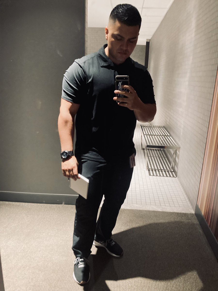 End the week strong. Lets go baby. Happy Friday! #fridaymorning