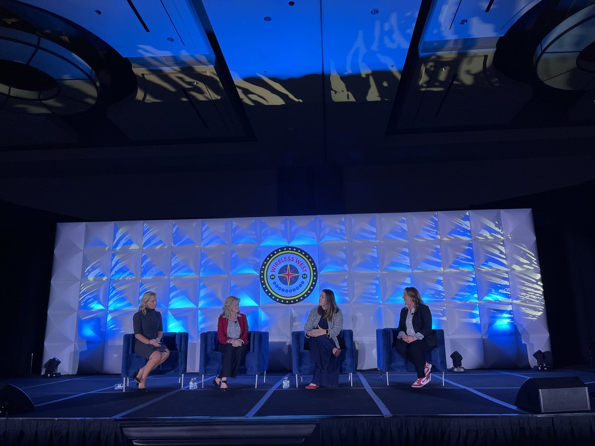 wireless_west's tweet photo. Kari Willis from @TeamEFactor moderates Rolling the Dice: A Fireside Chat with @WWLF where experienced leaders share their insights and strategies on how to tackle ever-changing market dynamics. https://t.co/kNsakfcN57