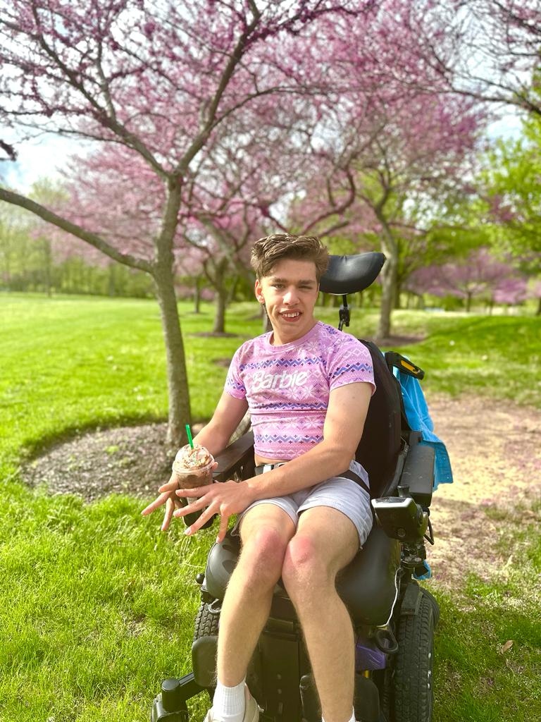 toby__smiles's tweet photo. 🎉🥳Hello, it's Toby Smiles and I'm now in my third decade of life! I'm grateful for the many opportunities in my business and overcoming struggles with OCD and depression. I'm excited to see what God has in store for me! 🎉🥳 #Decade3 #DreamsComeTrue #GratefulHeart #Blessed https://t.co/aGArcubRwE