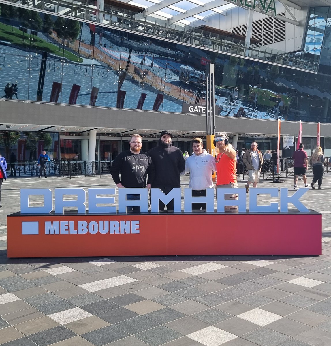 Nozzicus's tweet image. Dreamhack, I am inside you!
@DreamHack 🇦🇺🎮💪🏻

w/ @JackoGFreak, @zopptimus, @WantedWomby

#DHMelbourne #Gaming
