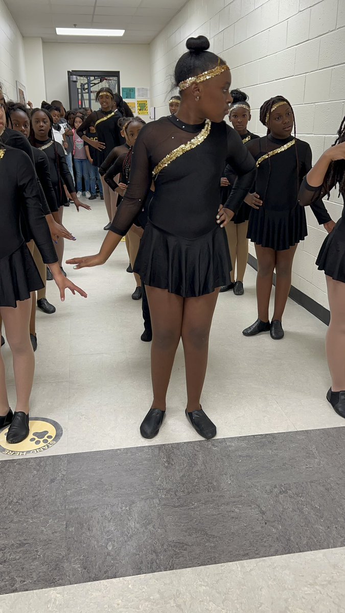 Glam_Mrs_Turner's tweet photo. Thank you @bkellam23! After hearing encouraging words from admin, staff, &amp; their peers, our Cougarettes led the 3-5 Cougars through the halls to receive love &amp; support from our PreK-2 Cougars.  @ADNspire @TracyMcdonaldt2 @TysonCST_CES  @ReaderLOT  @MsNursetoyou https://t.co/eJDqVM19tF