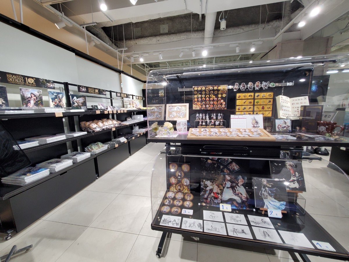 BDFF_OFFICIAL's tweet photo. 本日4/29(土)～5/14(日)まで！

【#ブレイブリー10周年 記念展ポップアップストア福岡】

博多マルイ 7階イベントスペースで開催✨
年表やサイン入りポスターなども飾っております！

いよいよ最後のポップアップストアです…。
ぜひお越しください…！！

https://t.co/JKEBSmuAEY https://t.co/bUhhRUz1d7