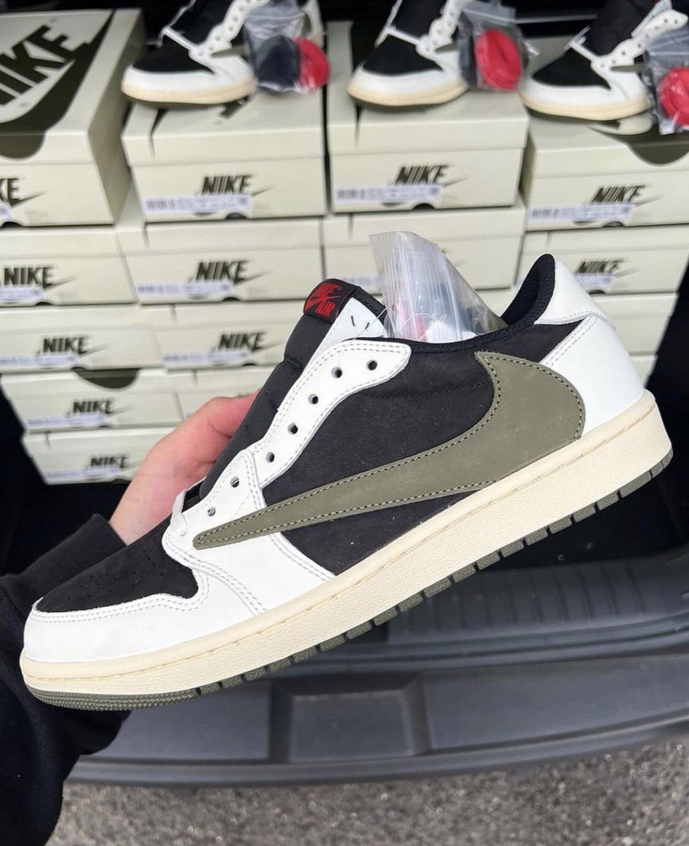 movers_sneaker's tweet photo. DM US WE HAVE RESTOCKED ON TRAVIS SCOTT 1 LOW “ OLIVE” !!! https://t.co/NZwoAhxvdL