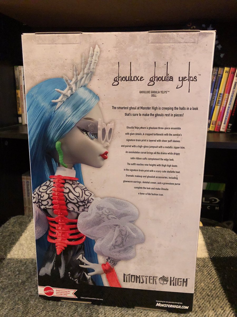 Melodymelonpan's tweet photo. Omgggggg my Ghouluxe Ghoulia arrived today and she is *perfection*

#MonsterHigh #GhouliaYelps #FangClub #MattelCreations https://t.co/eejOwbtZGe