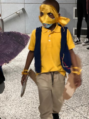 HeyBccs's tweet image. There is a way to be fashionable and environmentally aware. BCCS invited families to see how our students struck a pose, while creating outfits that were recycled.  Everything is possible! @CommunitySupt16 @D16LEADS @NequanMclean @CMChiOsse @stefanizinerman @JabariBrisport