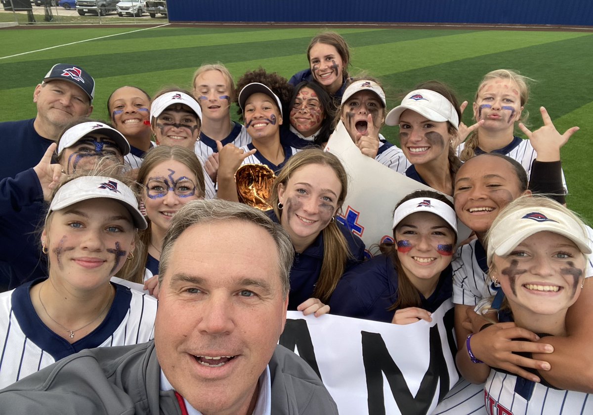 Frogman87's tweet photo. Congratulations to our Lady Chaps! They are Bi-District Champions. #Aubreyproud  #InspiringHope. https://t.co/ZMxgqYLIGO