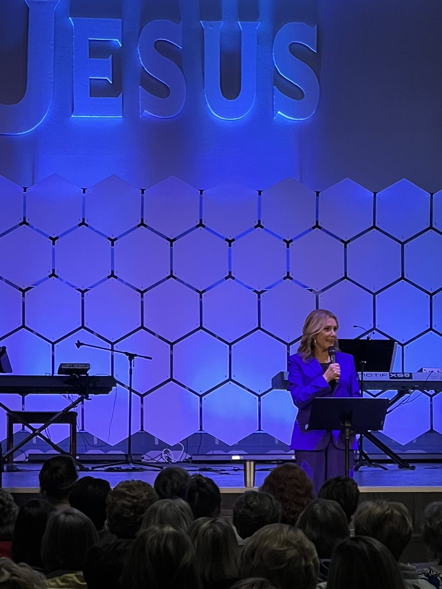 JonathanLilly's tweet photo. @SheilaWalsh sharing Hope with us tonight! @HarmonyofAvon  ladies join us tomorrow morning at 9:30 for more with Sheila and Christina Varvel! https://t.co/m4ojdiEPWs