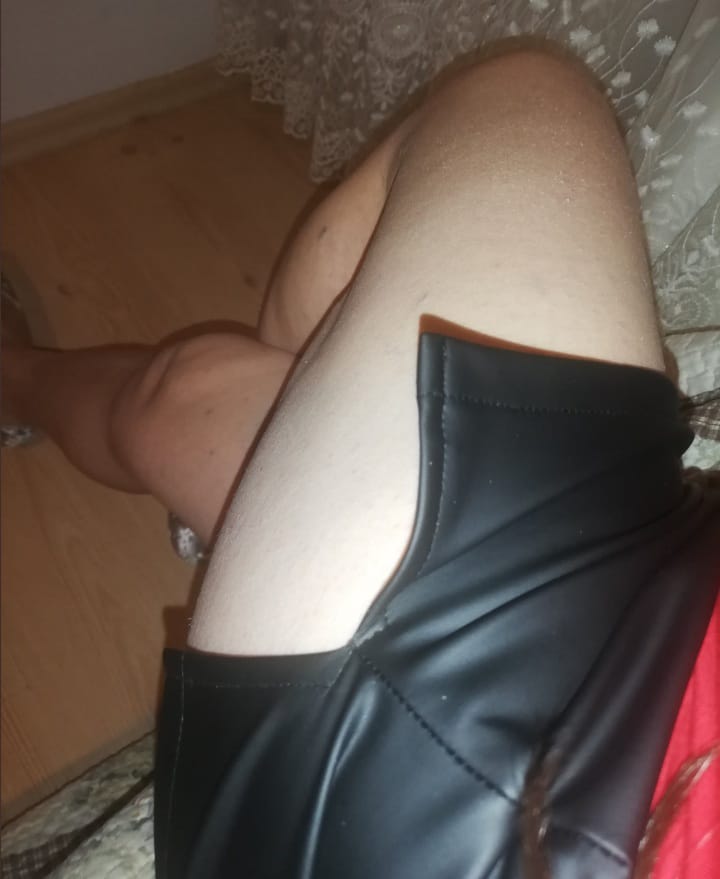 İstanbul Anadolu yakası Sancaktepe 1.65 boy 65 kilo 39 yaş tamamen kılsız kız gibi giyinen minyontip cdyim