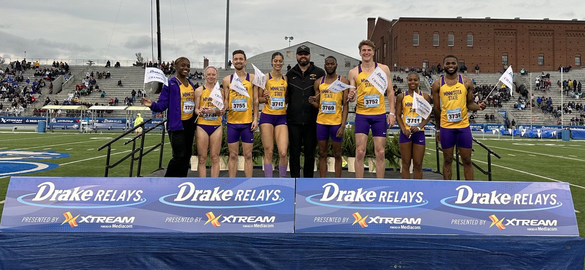 ChrisParno's tweet photo. 🧹Drake Sprint Medley SWEEP🧹

After a long day of other events, these 8 made some history!!

Men: 3:21.47 - School Record 
Women: 3:53.52 - School Record/D2 All-time Record 

@MNSUMankato @MinnStAthletics @DrakeRelays @MikeJaytrackxc @USTFCCCA https://t.co/kJSLS3Fhg4