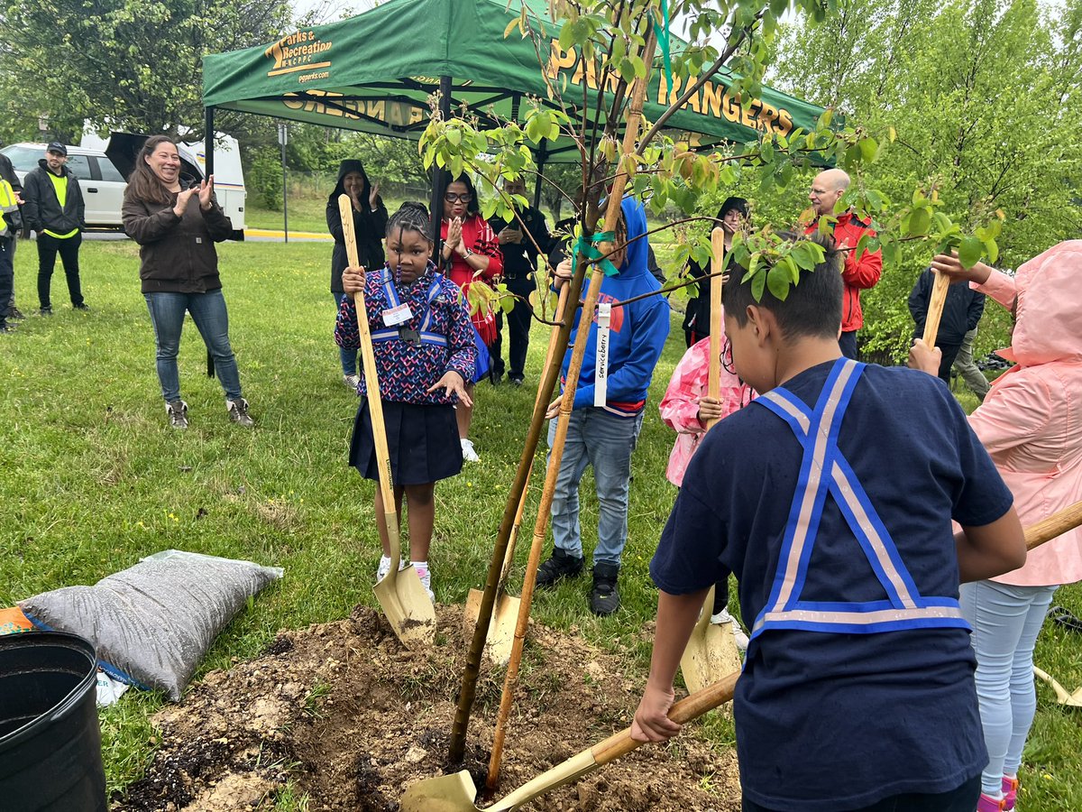PrincipalMboma's tweet photo. The rain couldn’t stop us from having an amazing Arbor Day at the KEY! All of our Green initiatives for the day were phenomenal and our student talent was second to none. 

Let’s GO eagles! @pgcps https://t.co/MrsniDJG01